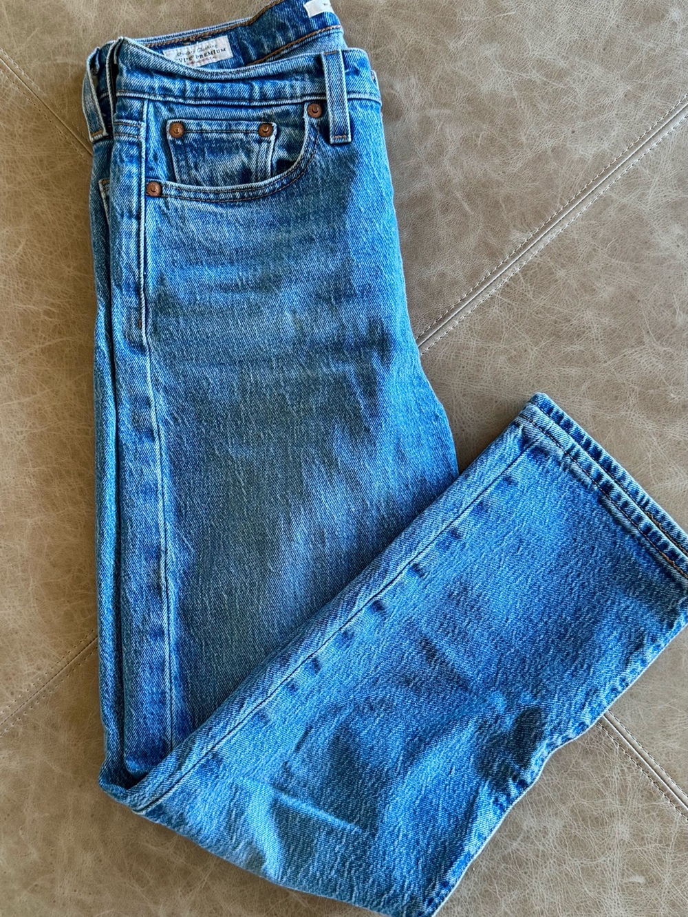 Levi's Women's Ankle Crop Jeans in Medium Blue Denim
